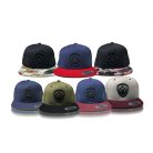Fekete-Fehér Virágmintás Snapback sapka